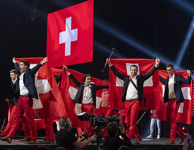 EuroSkills 2021: Einmarsch der Schweizer Berufstalente. Mit dabei: Sandro Weber (Bild: SwissSkills/Michael Zanghellini).